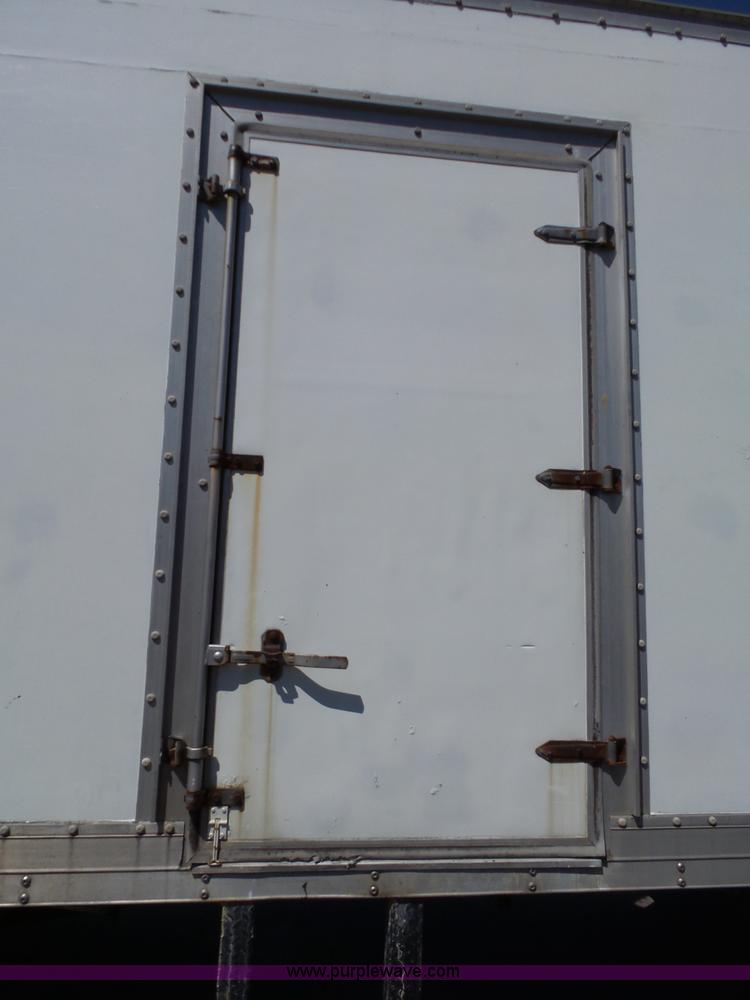 image for item J4995 1991 GMC TopKick box truck