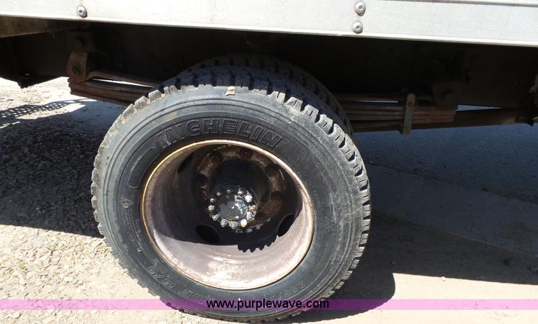 image for item J4995 1991 GMC TopKick box truck