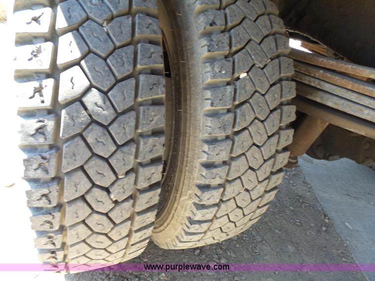 image for item J4995 1991 GMC TopKick box truck