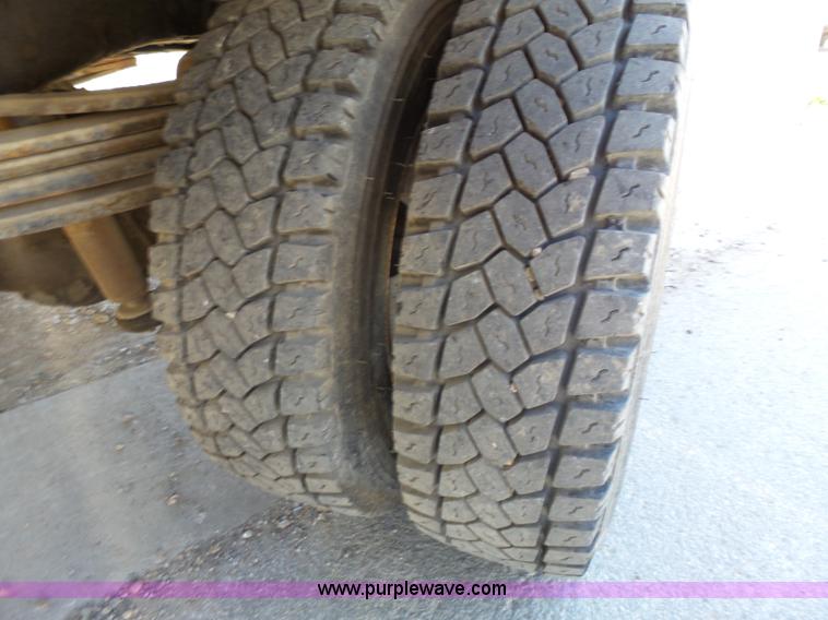 image for item J4995 1991 GMC TopKick box truck