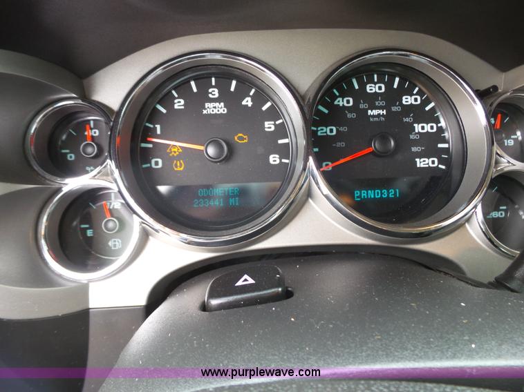 image for item J7517 2008 Chevrolet Silverado 1500 Crew Cab pickup truck