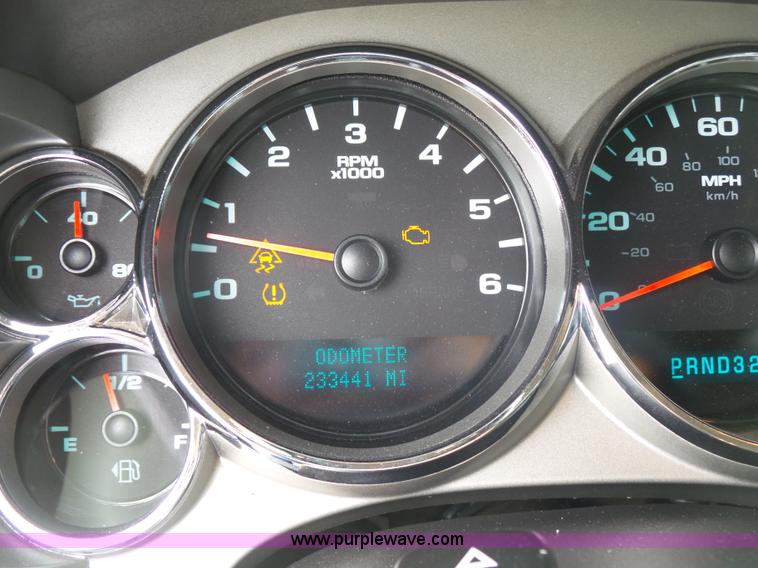 image for item J7517 2008 Chevrolet Silverado 1500 Crew Cab pickup truck