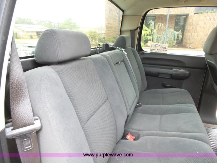 image for item J7517 2008 Chevrolet Silverado 1500 Crew Cab pickup truck