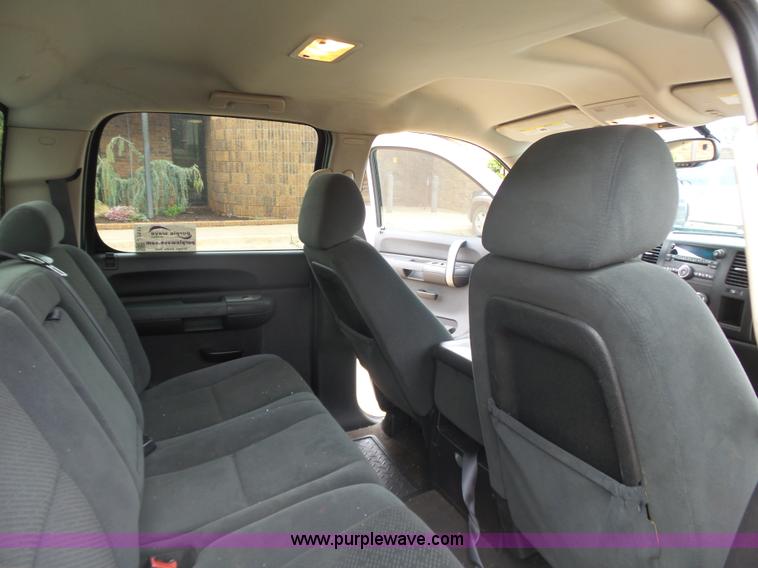 image for item J7517 2008 Chevrolet Silverado 1500 Crew Cab pickup truck