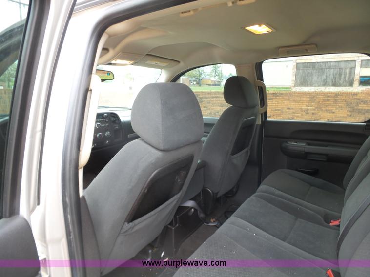 image for item J7517 2008 Chevrolet Silverado 1500 Crew Cab pickup truck