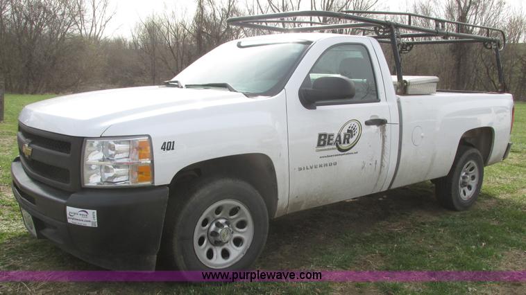 image for item J8976 2010 Chevrolet Silverado 1500 pickup truck