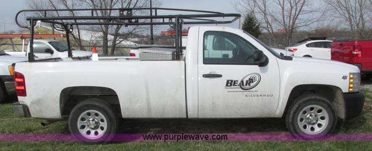 image for item J8976 2010 Chevrolet Silverado 1500 pickup truck