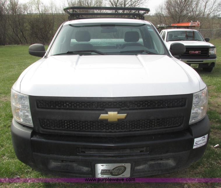 image for item J8976 2010 Chevrolet Silverado 1500 pickup truck