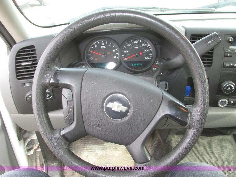 image for item J8976 2010 Chevrolet Silverado 1500 pickup truck