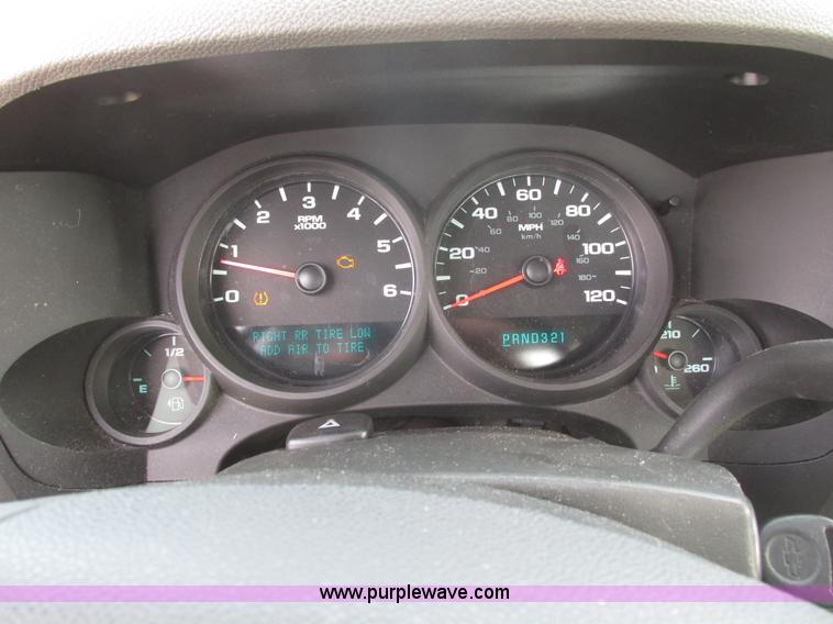 image for item J8976 2010 Chevrolet Silverado 1500 pickup truck