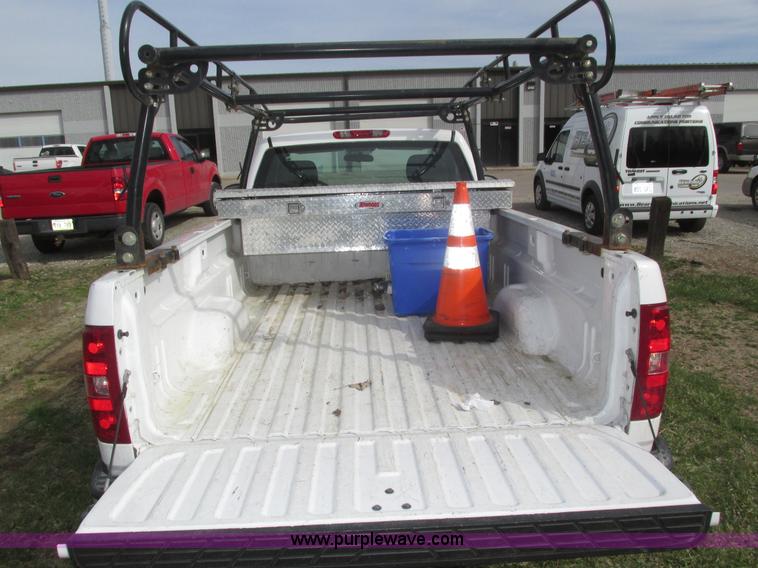 image for item J8976 2010 Chevrolet Silverado 1500 pickup truck