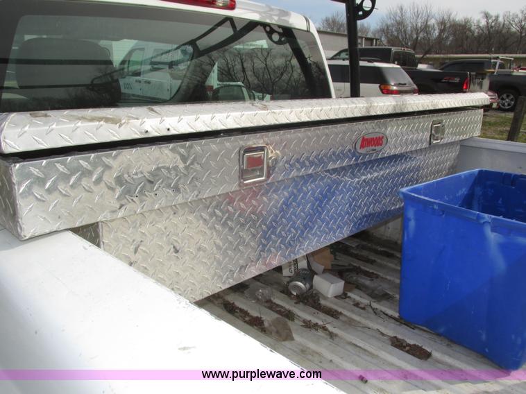 image for item J8976 2010 Chevrolet Silverado 1500 pickup truck