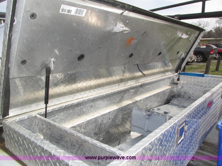 image for item J8976 2010 Chevrolet Silverado 1500 pickup truck