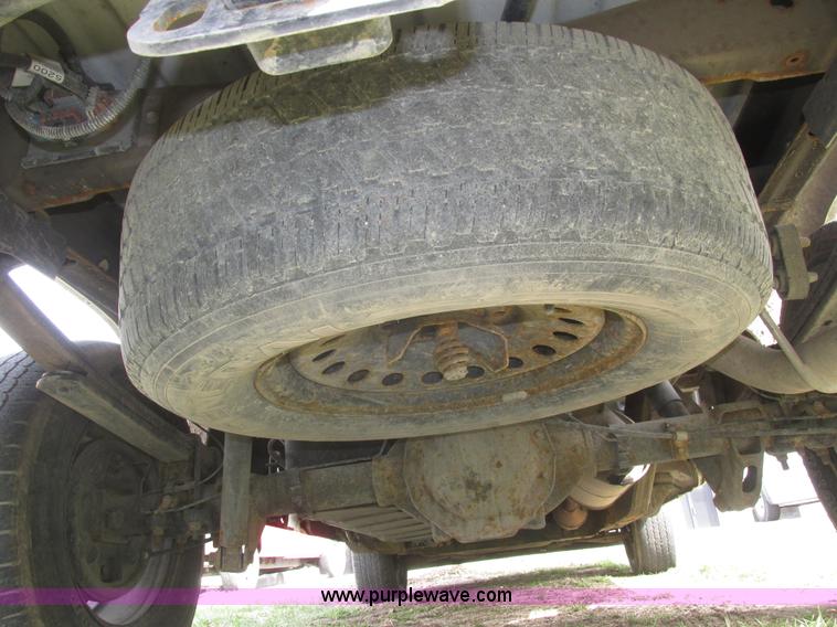 image for item J8976 2010 Chevrolet Silverado 1500 pickup truck