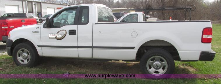 image for item J8977 2007 Ford F150 XL SuperCab pickup truck