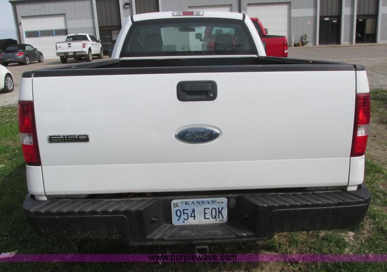 image for item J8977 2007 Ford F150 XL SuperCab pickup truck