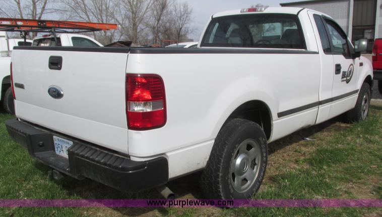 image for item J8977 2007 Ford F150 XL SuperCab pickup truck