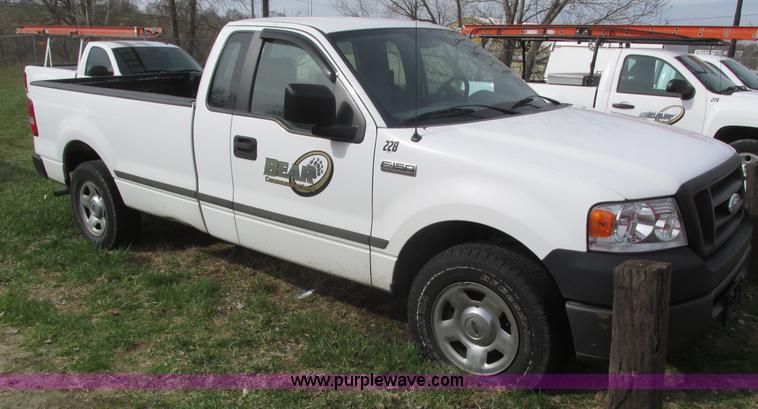 image for item J8977 2007 Ford F150 XL SuperCab pickup truck