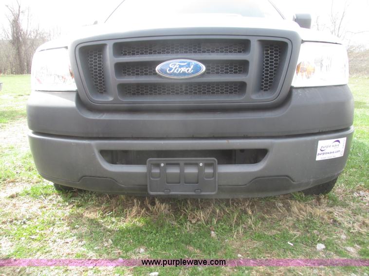 image for item J8977 2007 Ford F150 XL SuperCab pickup truck