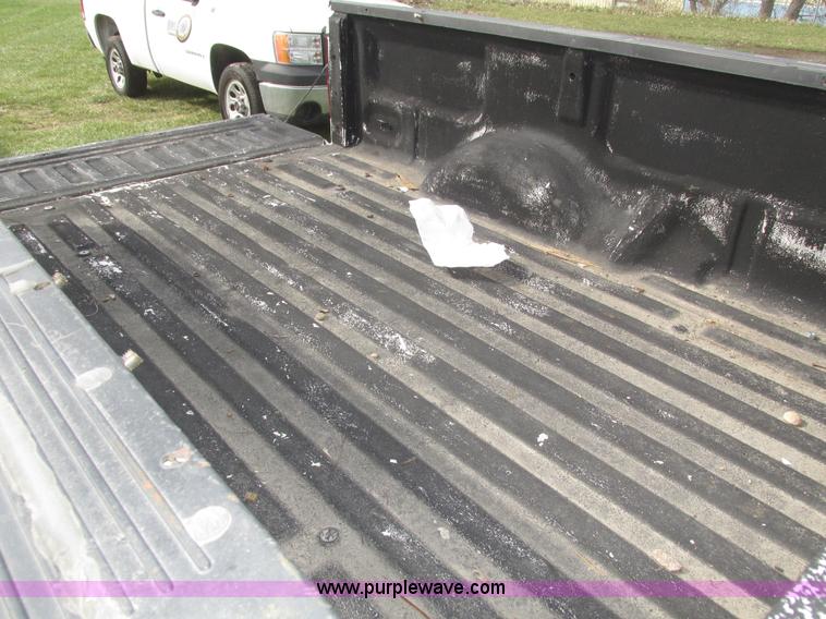 image for item J8977 2007 Ford F150 XL SuperCab pickup truck