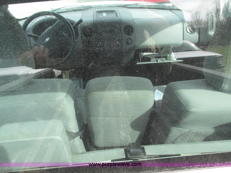 image for item J8977 2007 Ford F150 XL SuperCab pickup truck