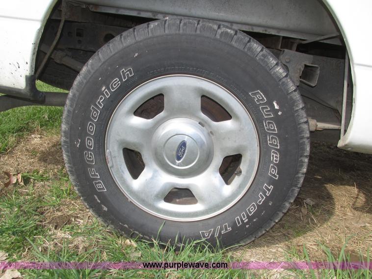 image for item J8977 2007 Ford F150 XL SuperCab pickup truck