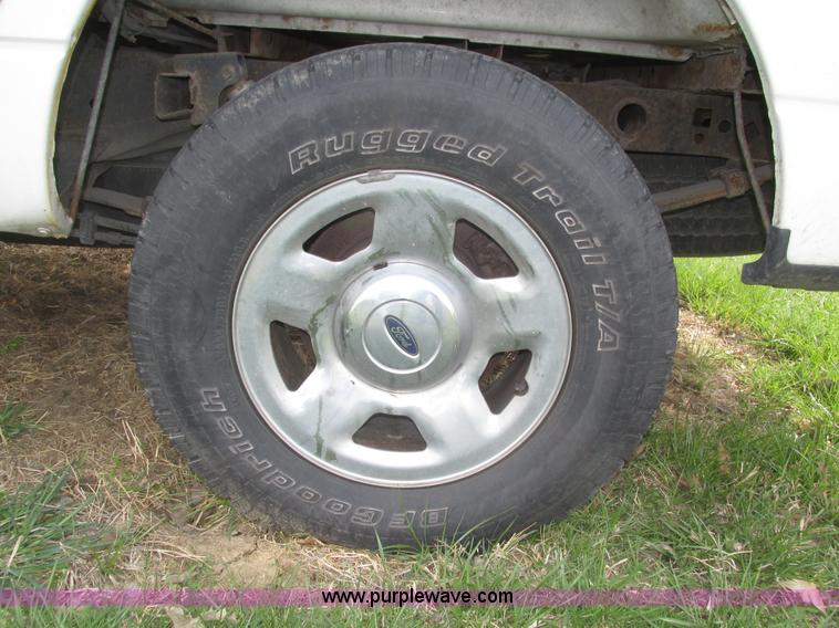 image for item J8977 2007 Ford F150 XL SuperCab pickup truck