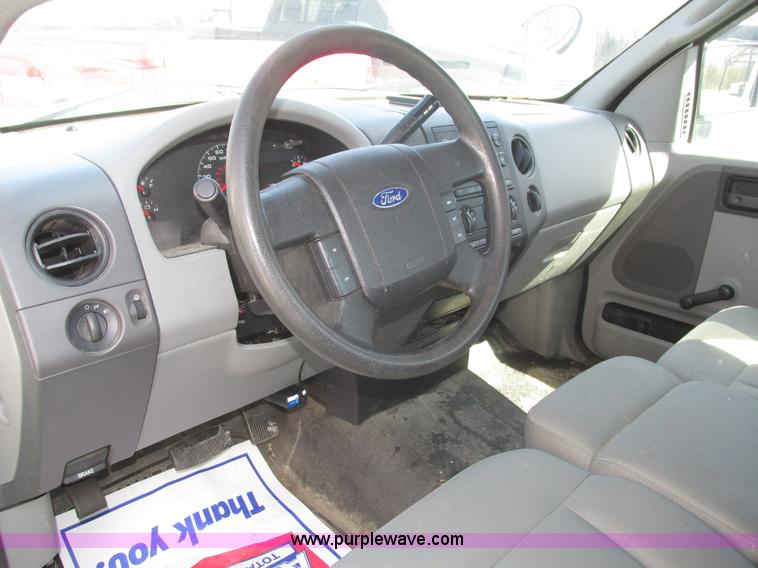 image for item J8977 2007 Ford F150 XL SuperCab pickup truck