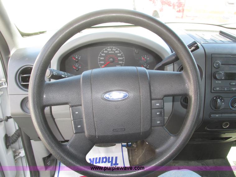 image for item J8977 2007 Ford F150 XL SuperCab pickup truck