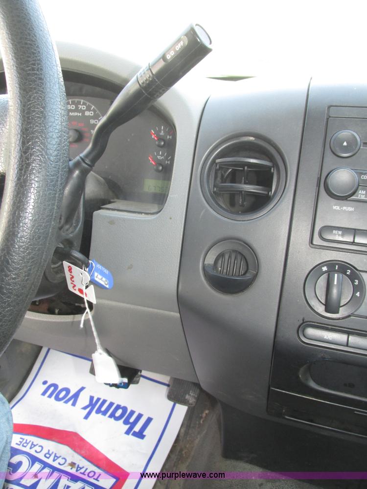 image for item J8977 2007 Ford F150 XL SuperCab pickup truck