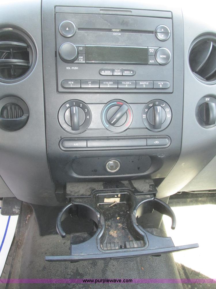 image for item J8977 2007 Ford F150 XL SuperCab pickup truck