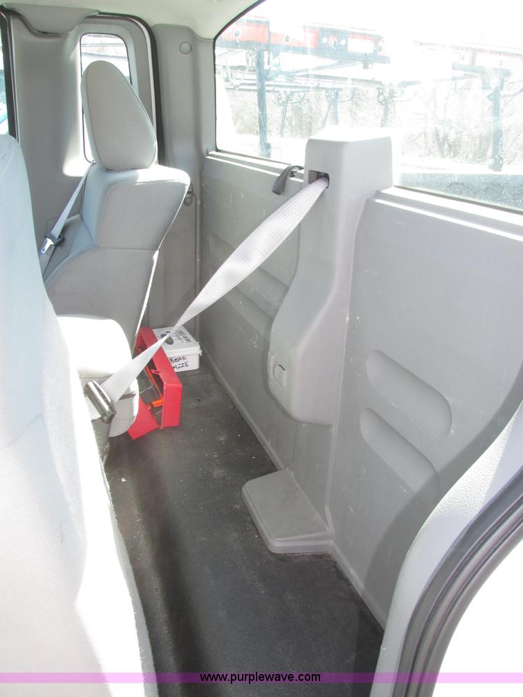 image for item J8977 2007 Ford F150 XL SuperCab pickup truck