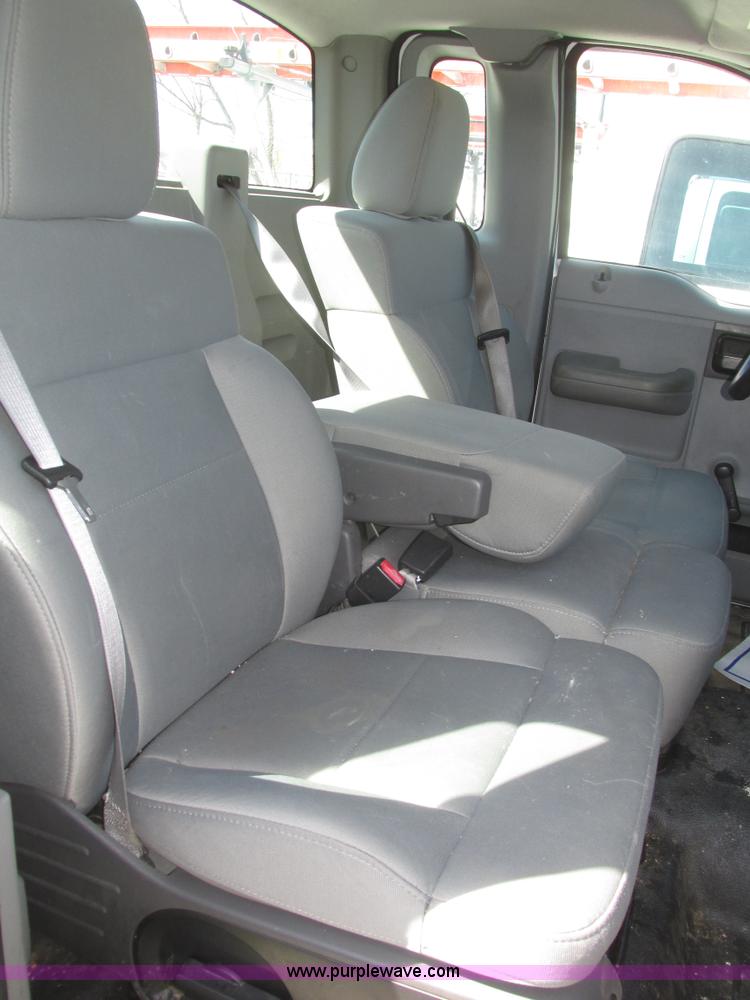 image for item J8977 2007 Ford F150 XL SuperCab pickup truck