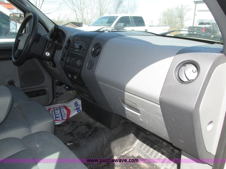 image for item J8977 2007 Ford F150 XL SuperCab pickup truck