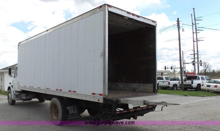 image for item K4209 1998 Freightliner FL70 box truck