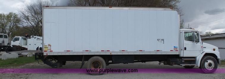 image for item K4209 1998 Freightliner FL70 box truck