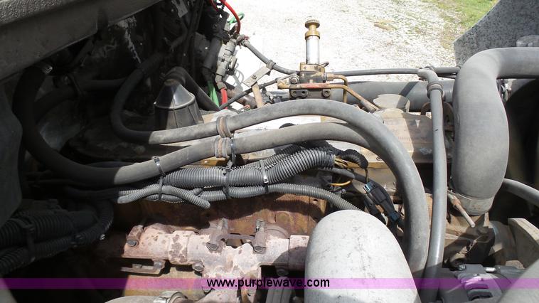 image for item K4209 1998 Freightliner FL70 box truck