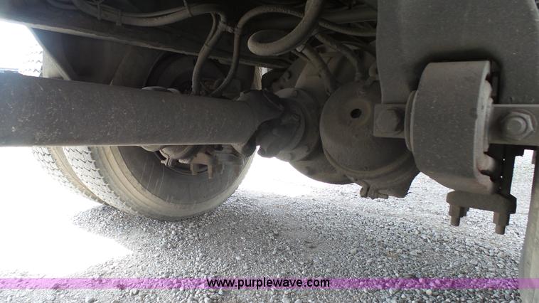 image for item K4209 1998 Freightliner FL70 box truck