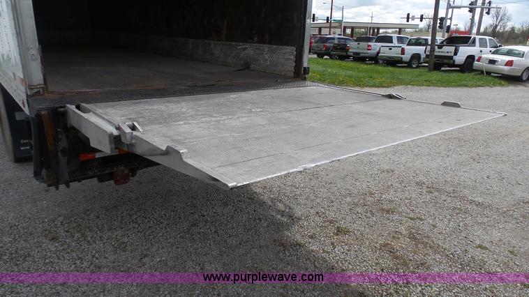 image for item K4209 1998 Freightliner FL70 box truck