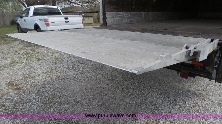 image for item K4209 1998 Freightliner FL70 box truck