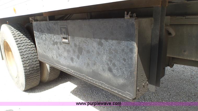 image for item K4209 1998 Freightliner FL70 box truck