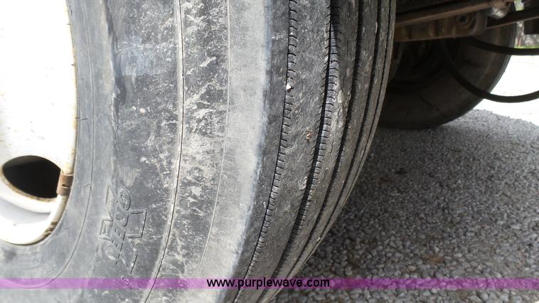 image for item K4209 1998 Freightliner FL70 box truck