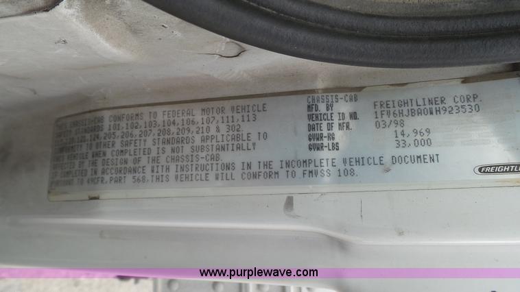 image for item K4209 1998 Freightliner FL70 box truck