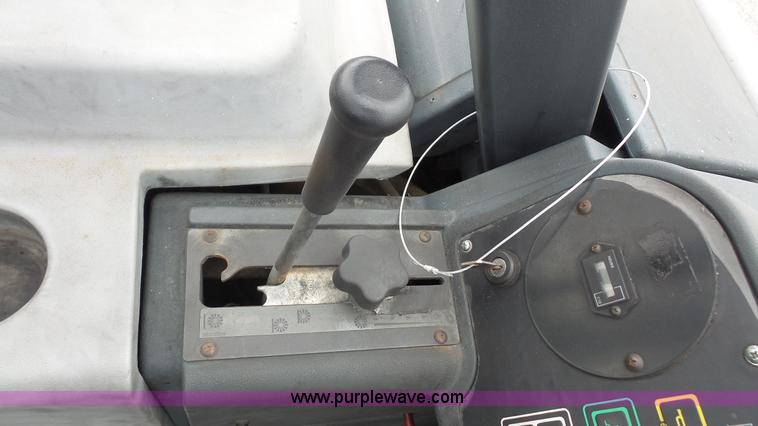 image for item K4500 2010 Advance Exterra 6330 floor sweeper