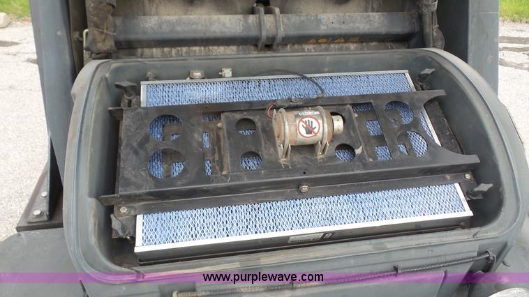 image for item K4500 2010 Advance Exterra 6330 floor sweeper