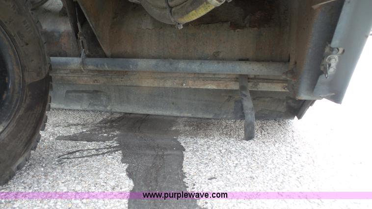 image for item K4500 2010 Advance Exterra 6330 floor sweeper