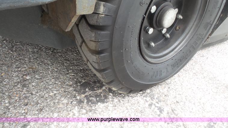 image for item K4500 2010 Advance Exterra 6330 floor sweeper