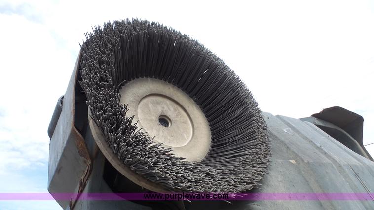 image for item K4500 2010 Advance Exterra 6330 floor sweeper