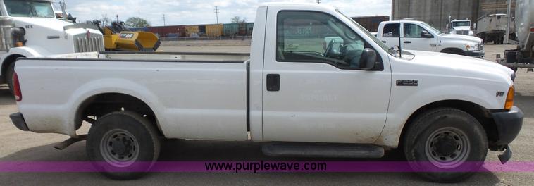 image for item K5147 2001 Ford F250 Super Duty pickup truck