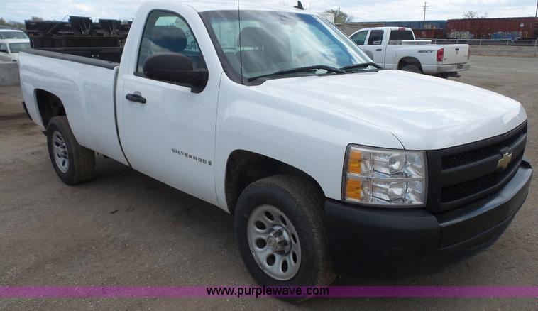 image for item K5186 2008 Chevrolet Silverado 1500 pickup truck